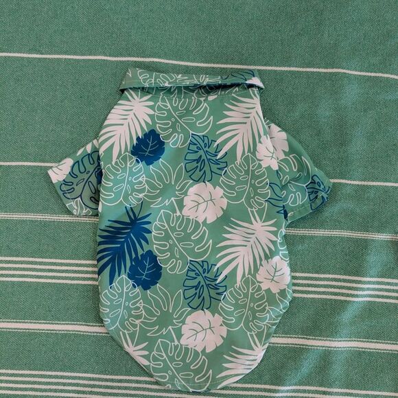 2/$10 🐾 New Size Large Tropical Leaf Print Dog Shirt - Cat Shirt 🐾 - Picture 1 of 7